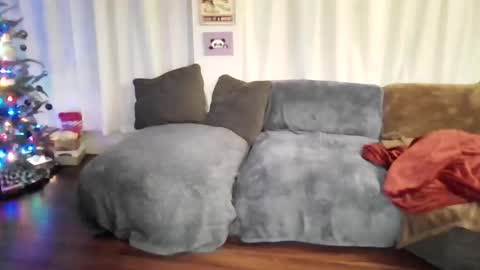 LALOVE99 online show from 12.18.25