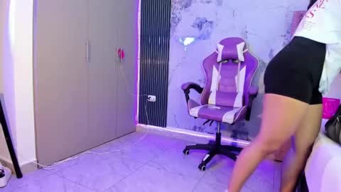 Laura online show from 10.05.25