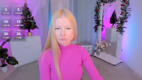 Snapshot of laly_peach chatting on 12.28.24 Laly online show from 12.28.24