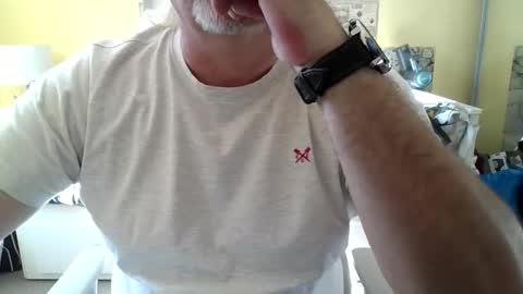 Snapshot of lamabama chatting on 10.12.25 lamabama online show from 10.12.25