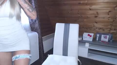 Snapshot of lamadrina006 chatting on 11.17.25 LaMadrina006 online show from 11.17.25