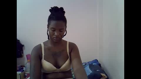 Snapshot of lamensha chatting on 10.03.25 lamensha online show from 10.03.25