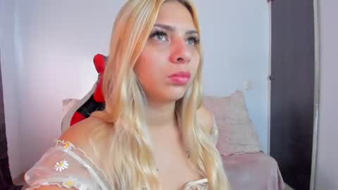 Snapshot of lana__rosse chatting on 07.21.26 Lana online show from 07.21.26