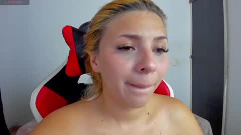 Snapshot of lana__rosse chatting on 07.23.26 Lana online show from 07.23.26