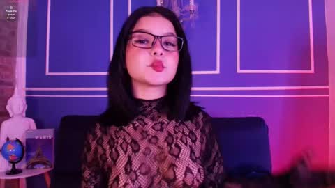 Snapshot of lana_beket_ chatting on 10.22.25 Lana online show from 10.22.25