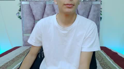 Snapshot of lana_bennett69 chatting on 10.20.25 Lana online show from 10.20.25