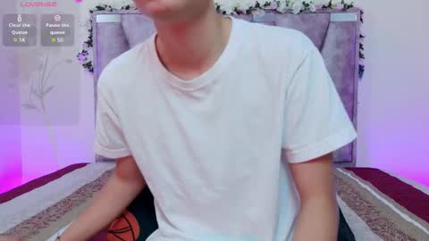 Snapshot of lana_bennett69 chatting on 10.21.25 Lana online show from 10.21.25