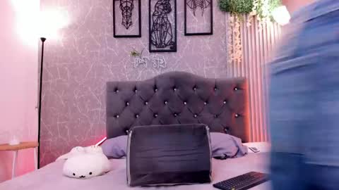 lana_gill online show from 04.17.26