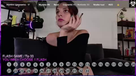 Snapshot of lana_the_virus chatting on 10.01.25 Lana The Virus online show from 10.01.25