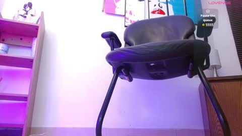 Snapshot of lanagarcia5 chatting on 10.17.25 Alana Garcia online show from 10.17.25