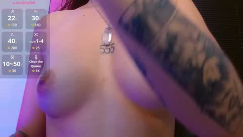 Snapshot of lanagarcia5 chatting on 11.07.25 Alana Garcia online show from 11.07.25