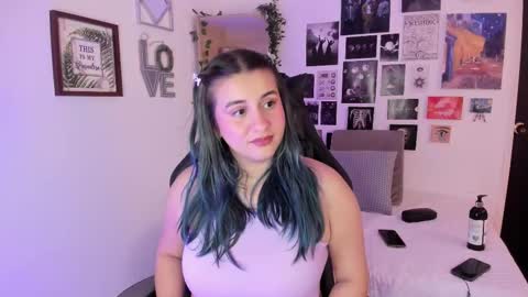 lanaherondale_ online show from 11.05.25