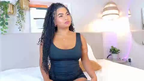 Snapshot of lanarozz chatting on 10.09.25 Lana online show from 10.09.25