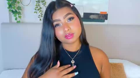 Snapshot of lanarozz chatting on 11.01.25 Lana online show from 11.01.25