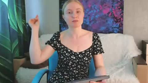 Snapshot of lanavismith chatting on 07.23.26 LanaviSmith online show from 07.23.26