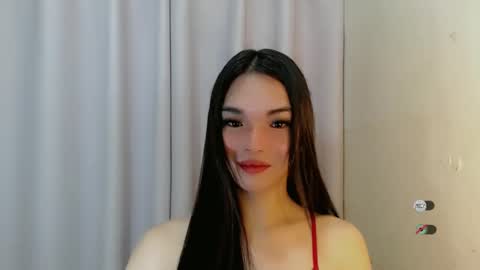 lanawyatt_ online show from 12.07.24