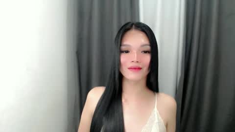 lanawyatt_ online show from 09.18.25