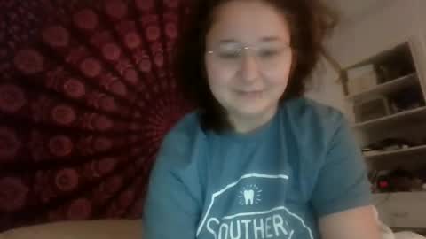 Snapshot of laneyburgundy chatting on 09.10.25 Laney online show from 09.10.25