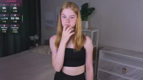 Snapshot of laniehohenberger chatting on 06.07.26 Hello everyone Im Gena online show from 06.07.26