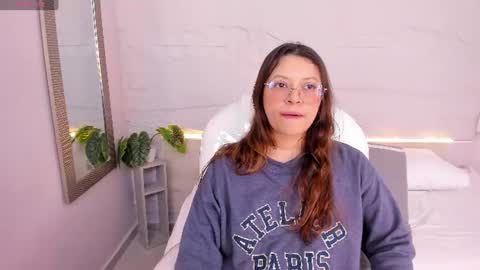 Snapshot of lanna_18_ chatting on 06.20.26 Lanna online show from 06.20.26