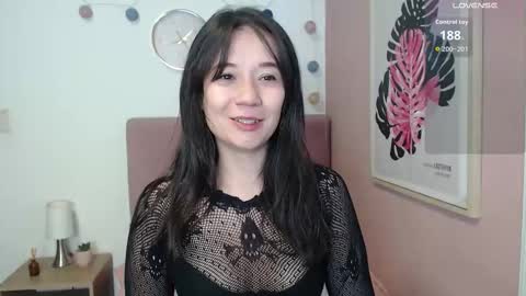 Snapshot of lanna_mills chatting on 10.30.25 Lanna online show from 10.30.25