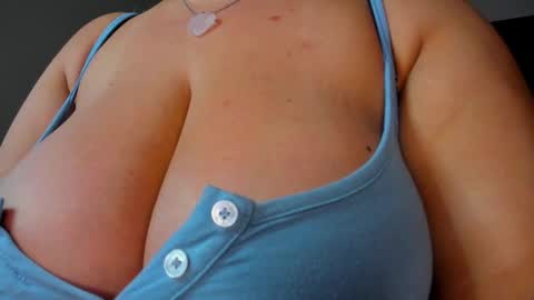 Lanna online show from 10.30.25