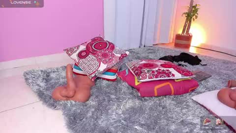 lapeligrosa_ online show from 12.17.24