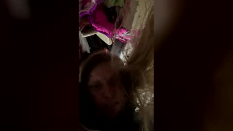 laquail online show from 04.25.26