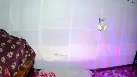 Snapshot of lara101732 chatting on 11.15.25 lara101732 online show from 11.15.25