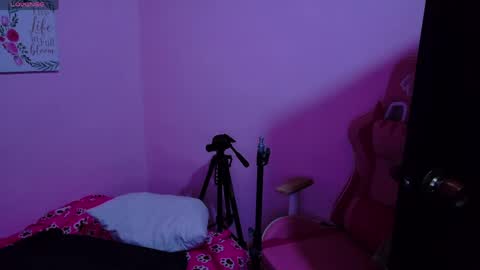 LARA online show from 04.12.26