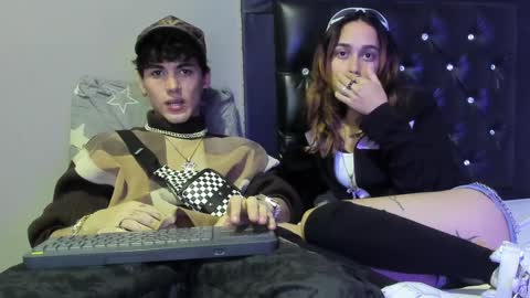 Snapshot of lara_and_caleb chatting on 01.07.25 lara_and_caleb online show from 01.07.25