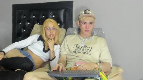 Snapshot of lara_and_caleb chatting on 01.20.25 lara_and_caleb online show from 01.20.25