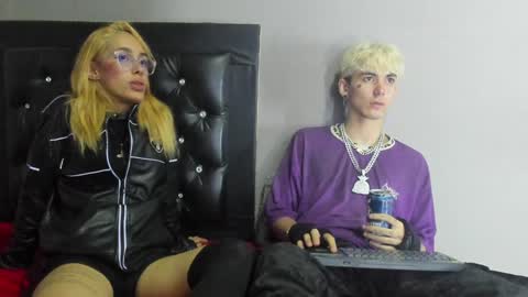 Snapshot of lara_and_caleb chatting on 02.04.25 lara_and_caleb online show from 02.04.25