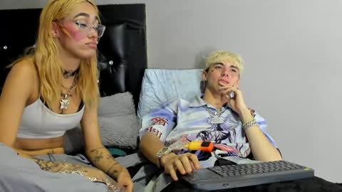 Snapshot of lara_and_caleb chatting on 02.05.25 lara_and_caleb online show from 02.05.25