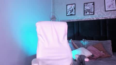 Lara online show from 02.22.25
