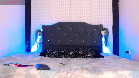 Snapshot of lara_brunette chatting on 01.08.25 Lara Brunette  online show from 01.08.25