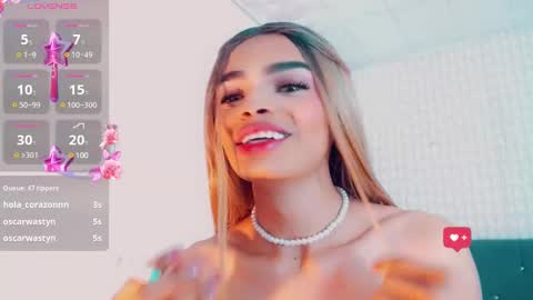 Snapshot of lara_brunette chatting on 01.28.25 Lara Brunette  online show from 01.28.25