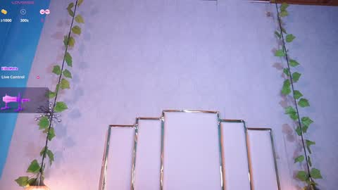 Snapshot of lara_giraldo chatting on 12.20.24 Hello Guys I am Lara Giraldo WELCOME To my room online show from 12.20.24