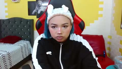 Snapshot of lara_jean23 chatting on 10.22.25 Lara online show from 10.22.25