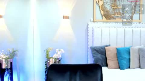      700  200   online show from 04.14.26