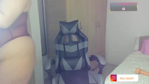 Snapshot of lara_rose1 chatting on 10.07.25 LARA ROSE online show from 10.07.25