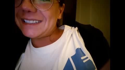 Snapshot of laraa333 chatting on 10.02.25 Little online show from 10.02.25