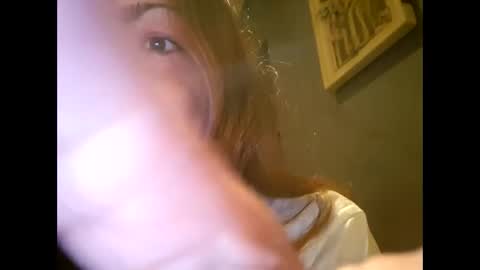 Snapshot of laraa333 chatting on 10.05.25 Little online show from 10.05.25