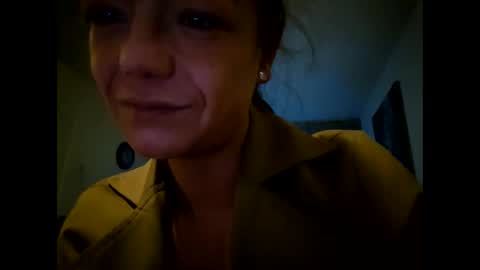 Snapshot of laraa333 chatting on 11.05.25 Little online show from 11.05.25