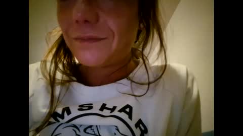 Snapshot of laraa333 chatting on 11.13.25 Little online show from 11.13.25