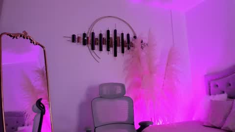 Lara  online show from 03.12.25