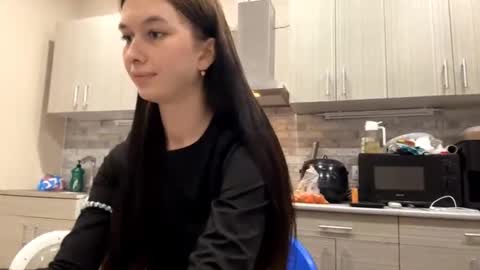 lara online show from 03.25.26