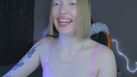 LaraKrein lk online show from 12.19.25