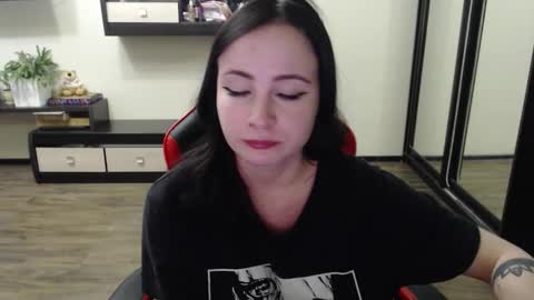 Laralianna online show from 09.25.25