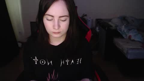 Laralianna online show from 12.18.25